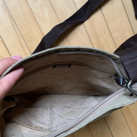 Roots nylon crossbody - Picture 5 of 7